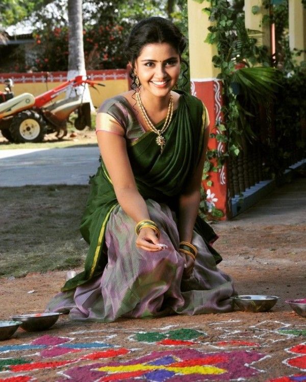 Anupama Actress Awesome Photo Stills From Sathamanam Bhavati Telugu Movie