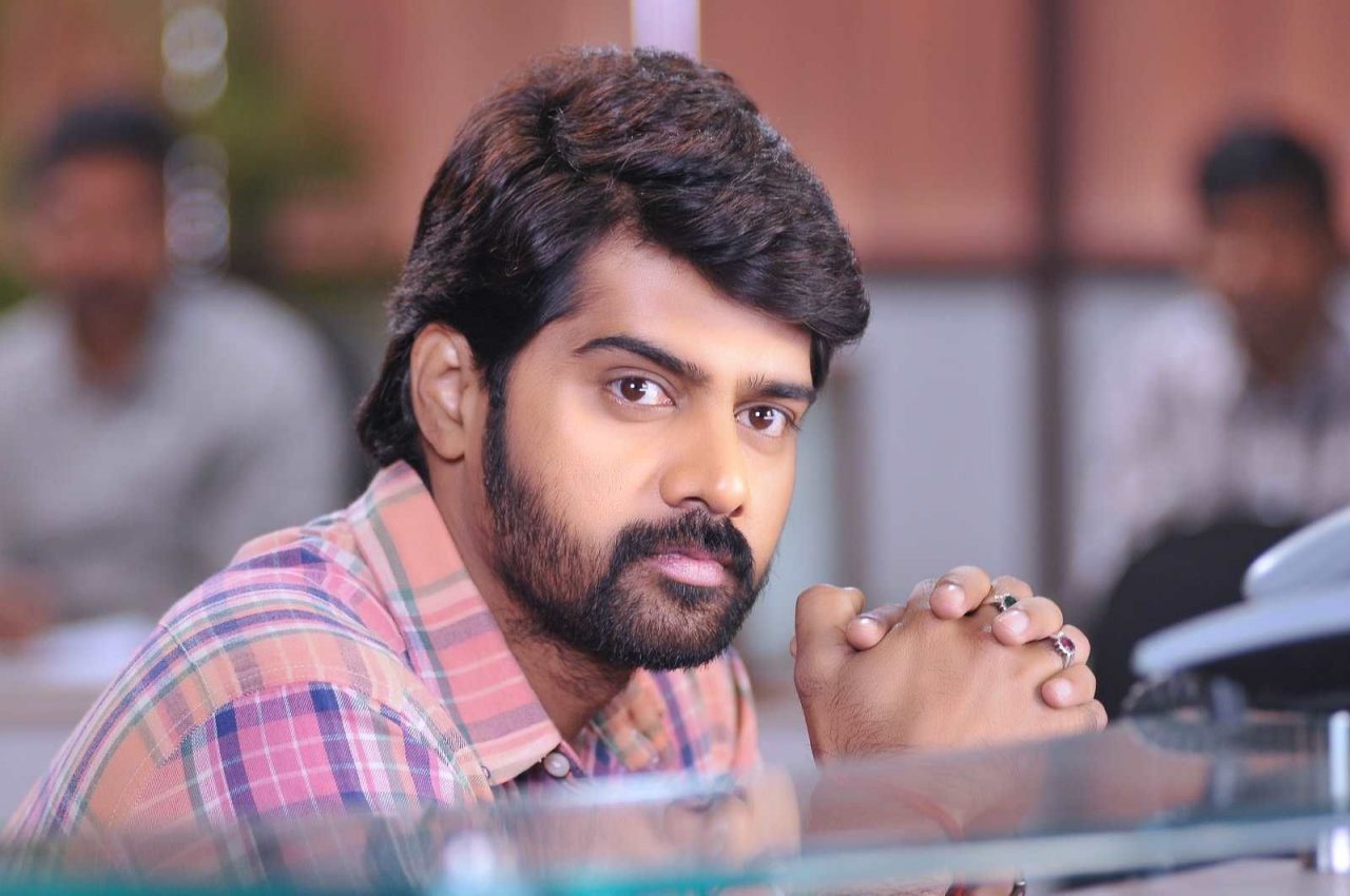 Naveen Chandra Stills In Lacchimdeviki O Lekkundi Movie