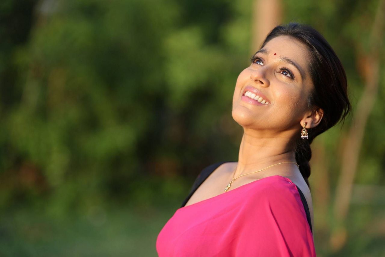 Rashmi Gautam Actress Stills From Guntur Talkies Movie