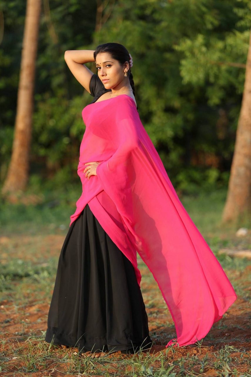 Rashmi Gautam Sexy Saree Stills From Guntur Talkies Moive