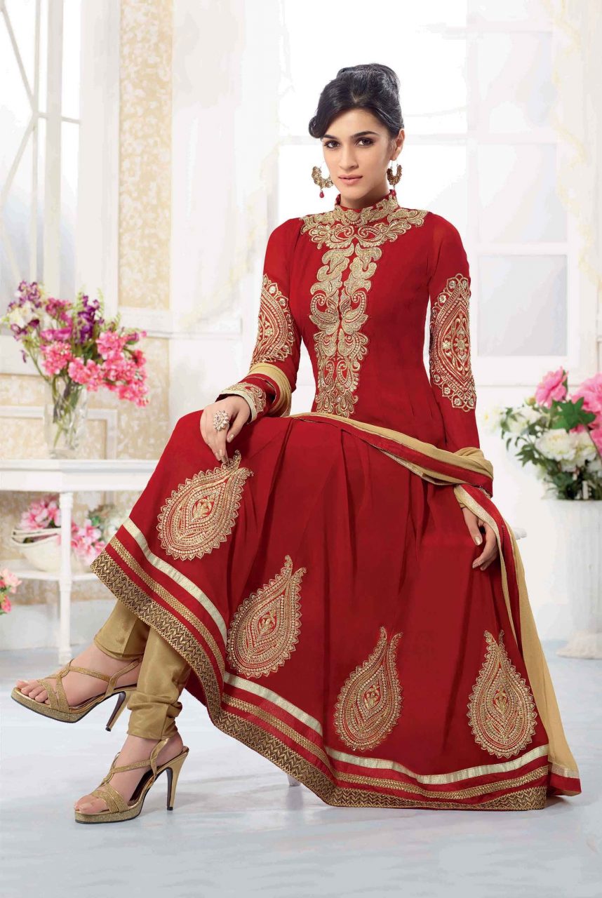 Kriti Sonan Cute Red Dress Image
