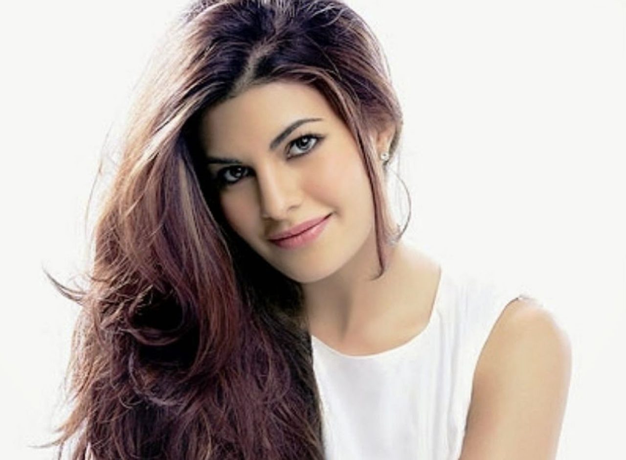 Hot And Spicy Look Pics Of Jacqueline Fernandez