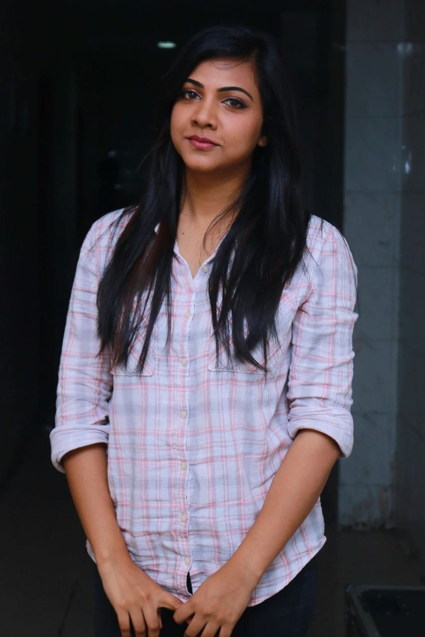 Looks So Beautiful Smile Pics Of Madonna Sebastian