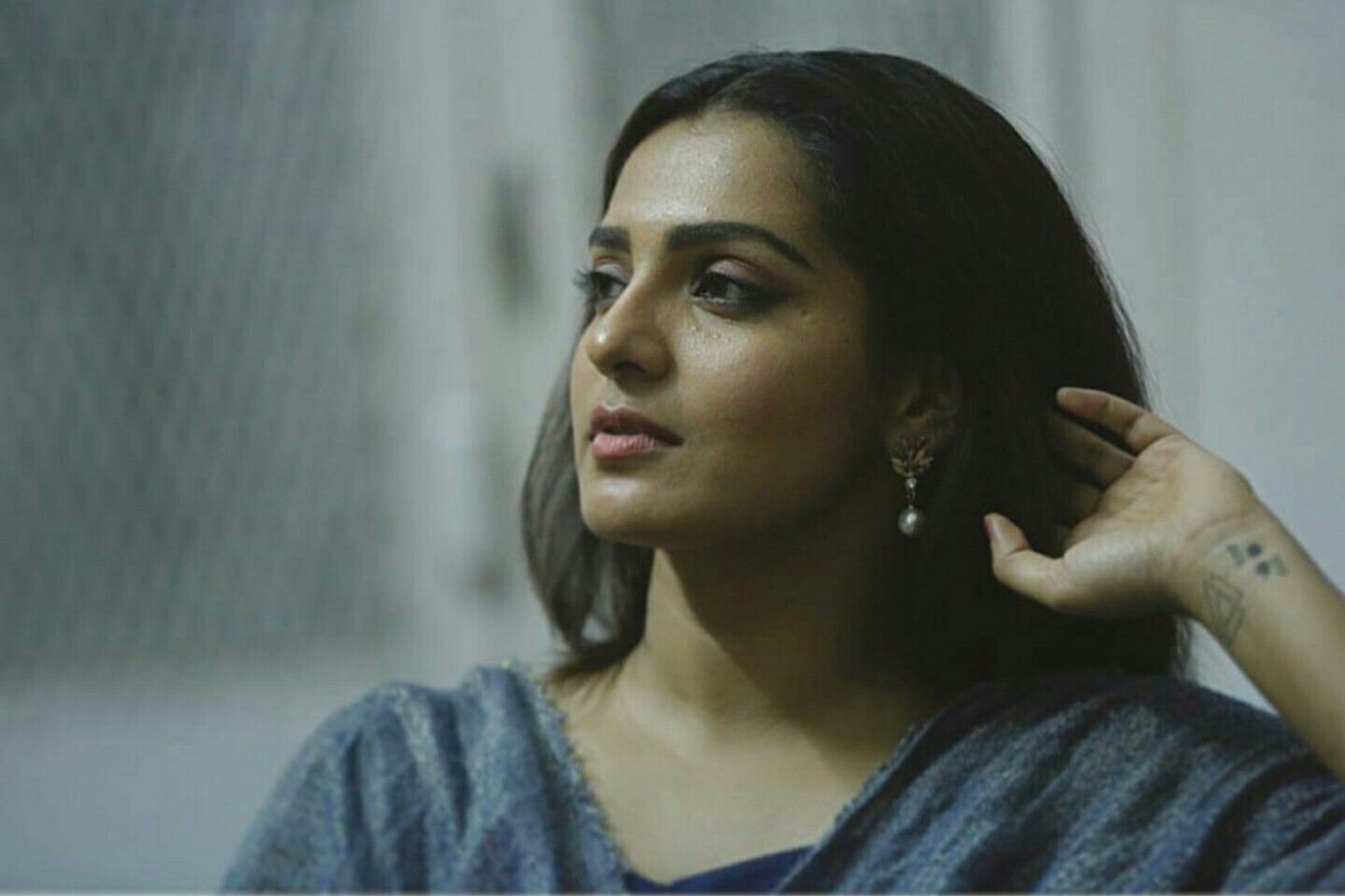 Parvathy Menon Unseen Hd Images