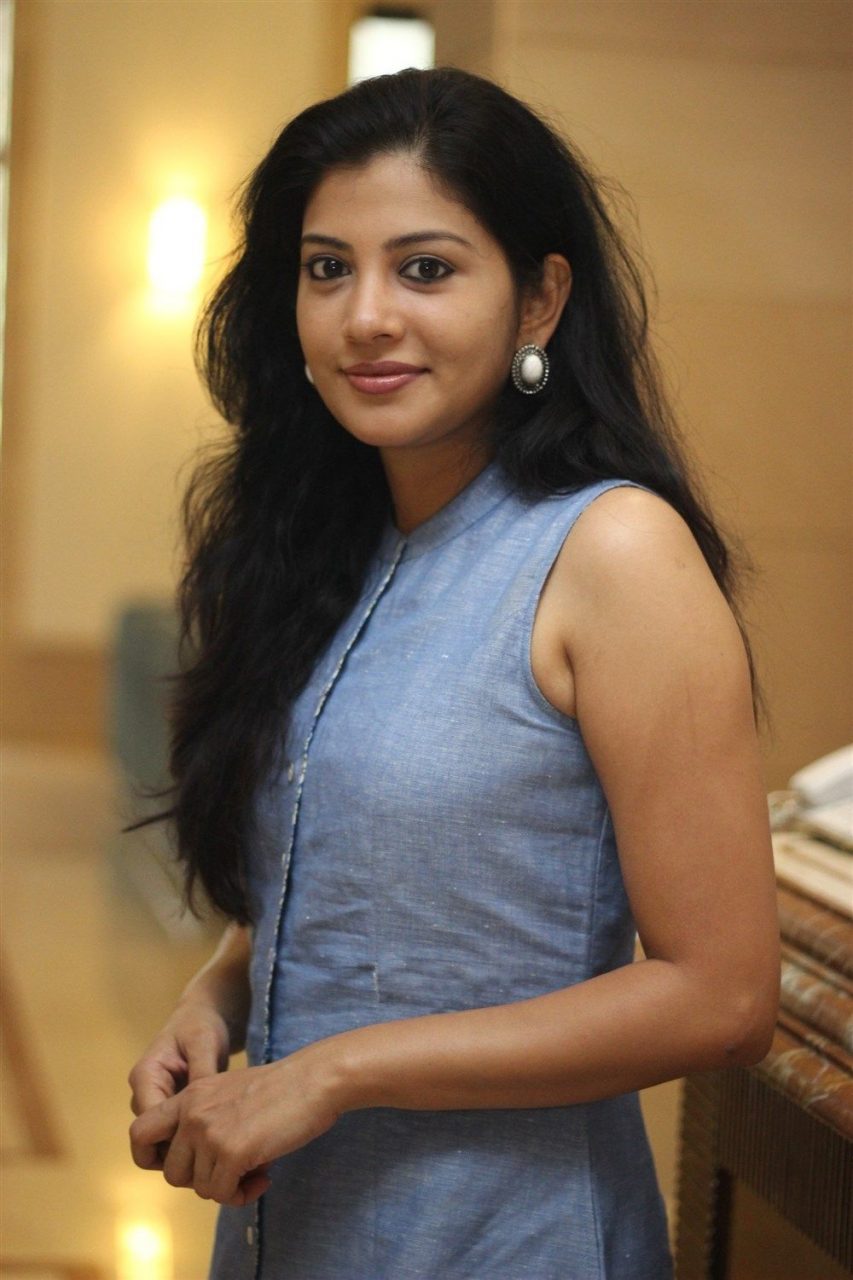 Malayalam Actress Sshivada Latest Cute Pictures And Best ...