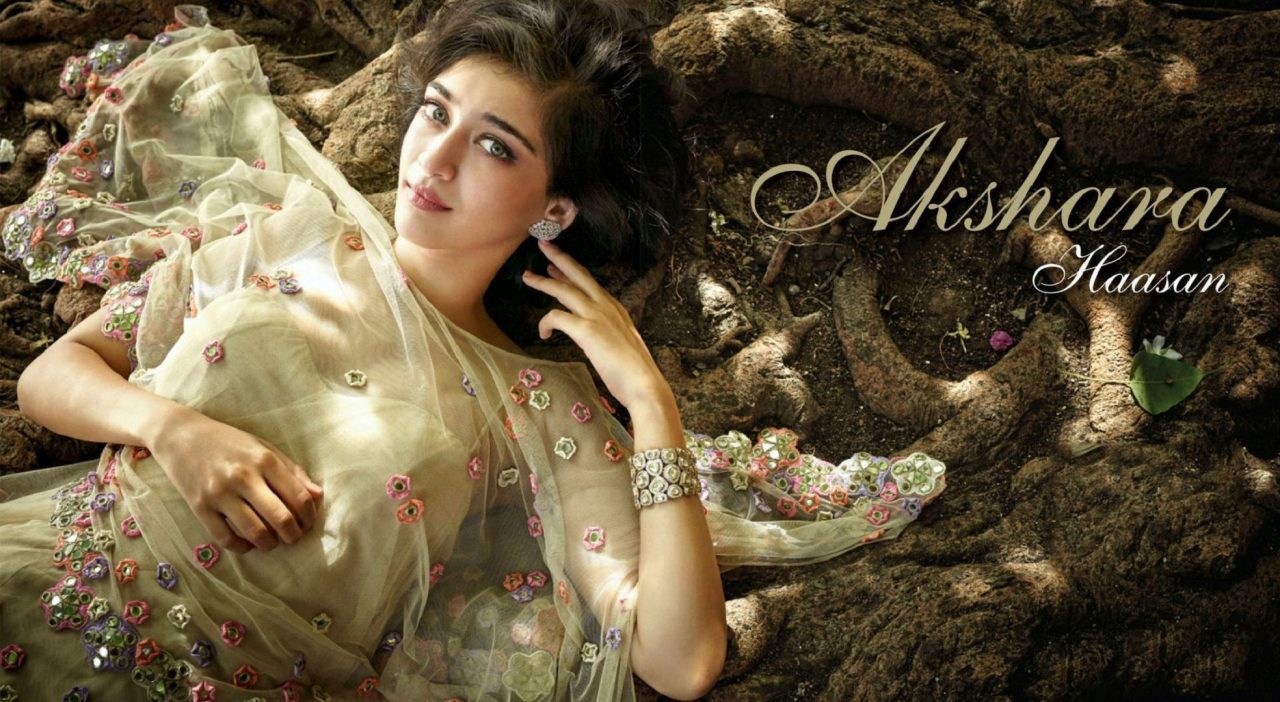 Hot HD Wallpapers Of Akshara Haasan