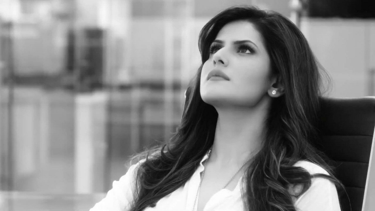 Black And White Pics Of Zareen Khan