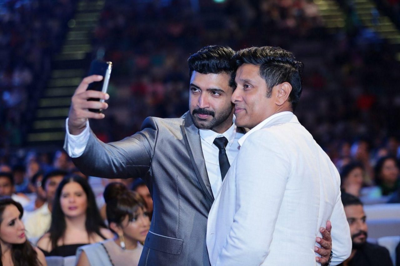 Arun Vijay Takes Selfie With Actor Vikram