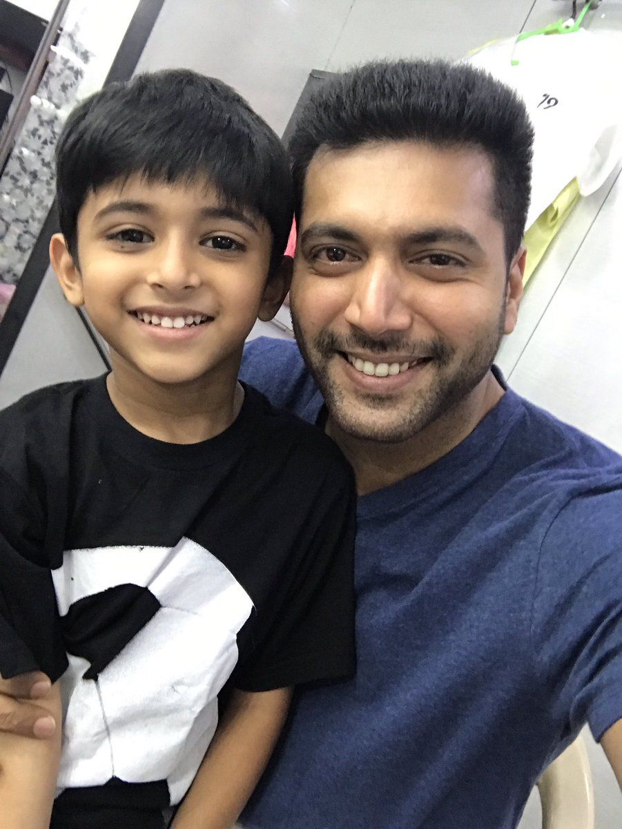 Jayam Ravi Takes Selfie With His Son
