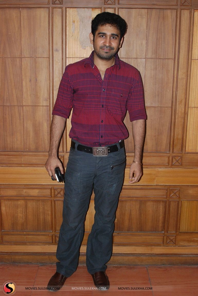 Vijay Antony Smart And Handsome Look Image