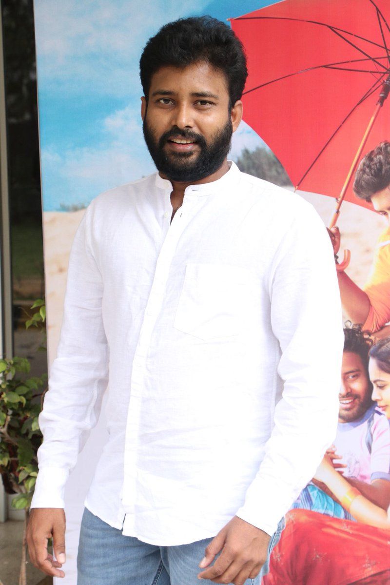 Handsome Look Pics Of Attakathi Dinesh