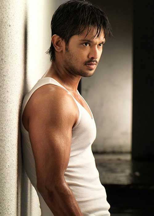 Hot And Handsome Look Pics Of Nakul