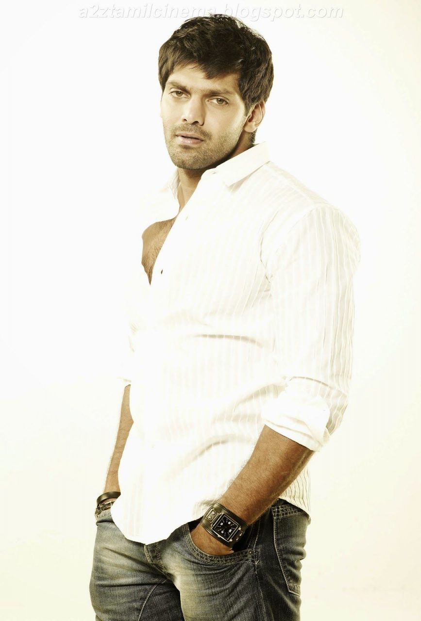 Smart And Handsome Look Pics Of Arya